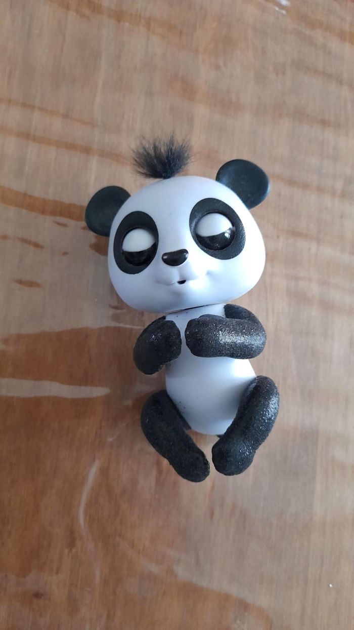 Fingerlings Glitter Drew le Panda noir et blanc 🐼 - photo numéro 2
