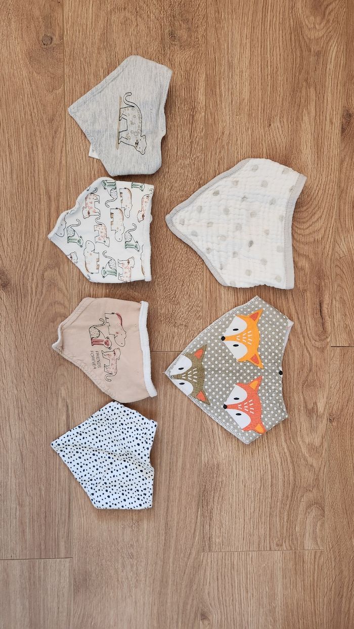 Lot de 23 bavoirs bébé mixte - photo numéro 2