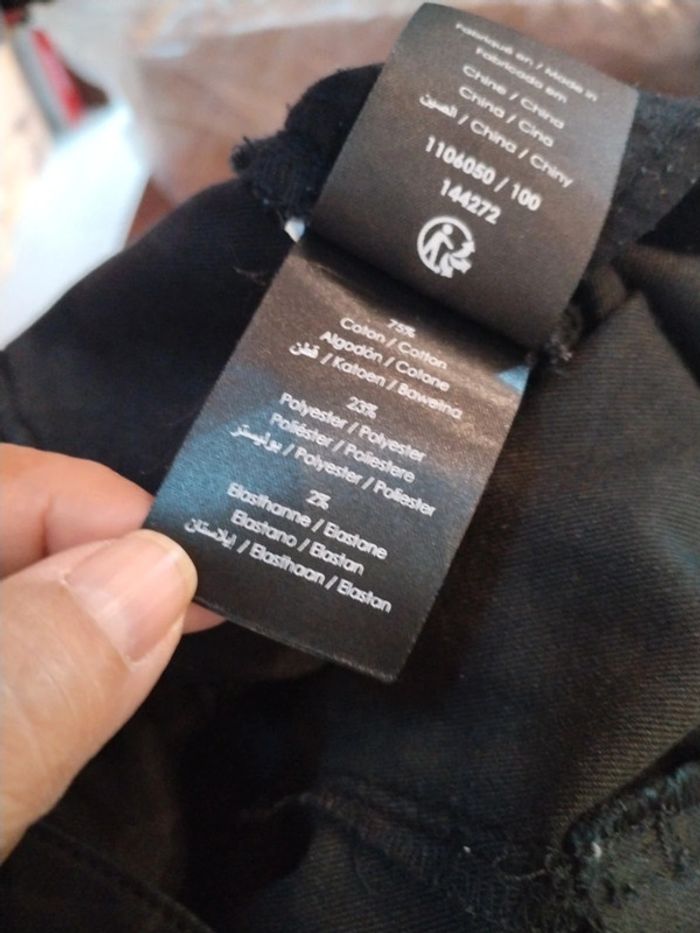 Pantalon noir ( un peu délavé) - photo numéro 8