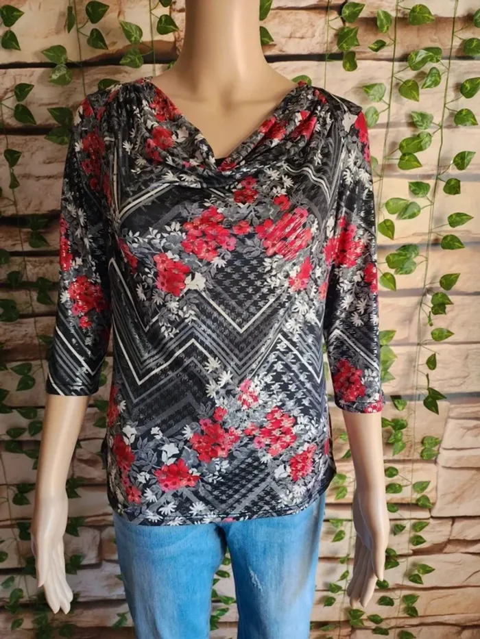 🌸T-shirt Fleuri Armand Thiery Taille 38🌸 - photo numéro 2