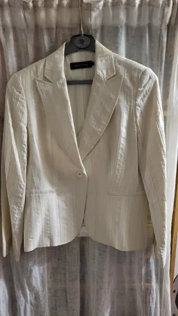 Costume femme couleur crème