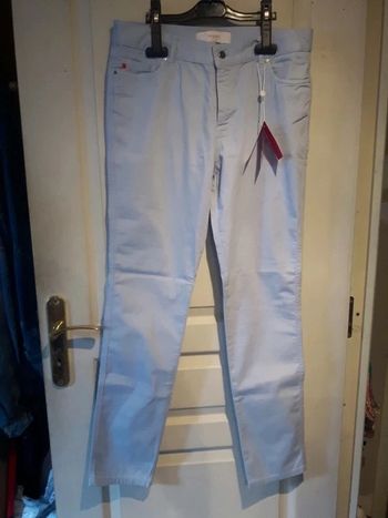 Pantalon taille haute slim bleu pastel. Neuf. Vicomte Arthur