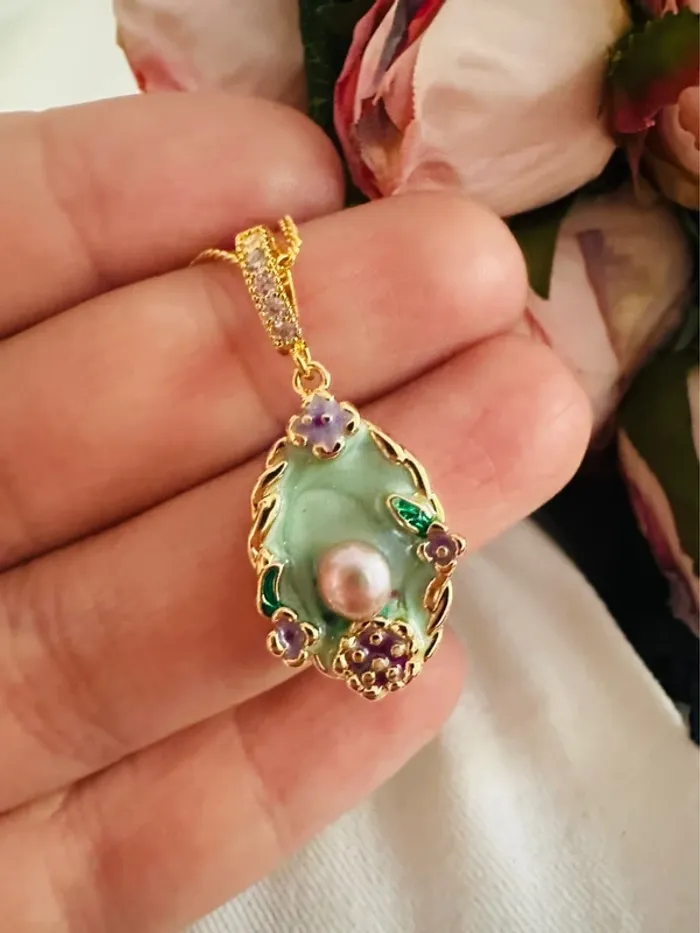 💐Collier doré perle d’eau douce & fleurs émaillées - photo numéro 3