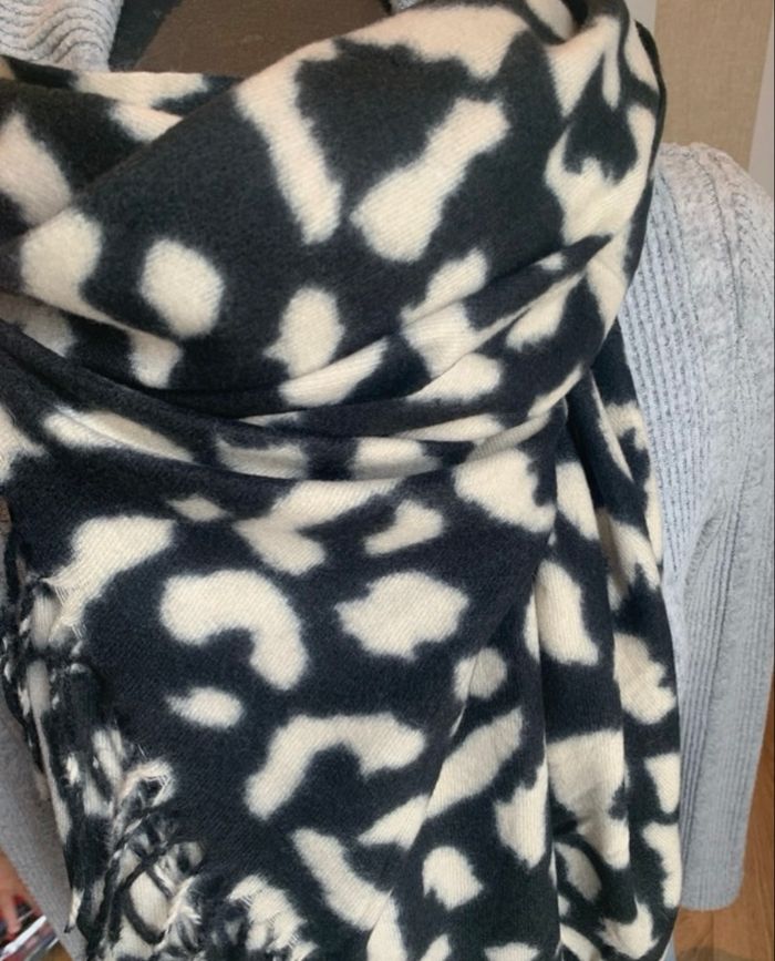 Écharpe leopard noir et ivoire - photo numéro 2