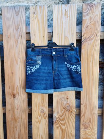 Joli short en jean bleu avec broderie neuf Blancheporte taille 40