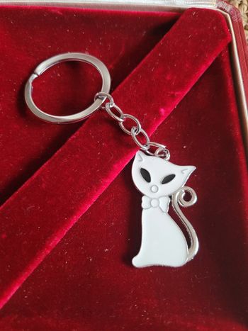 Porte clefs chat blanc