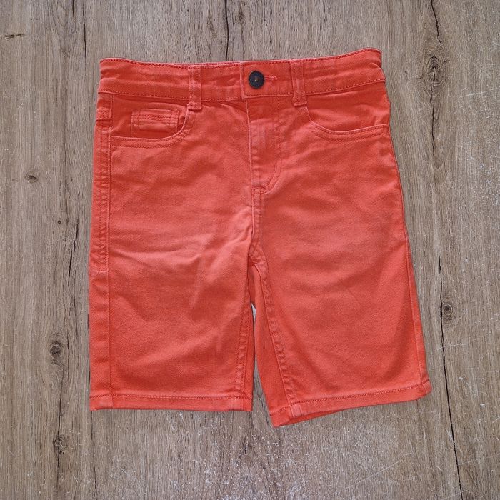 Short orange