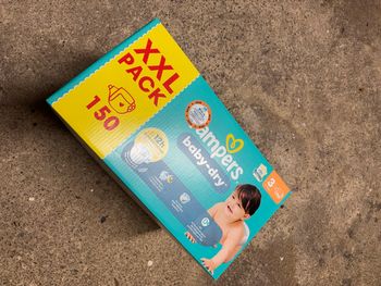 Couches Pampers taille 2