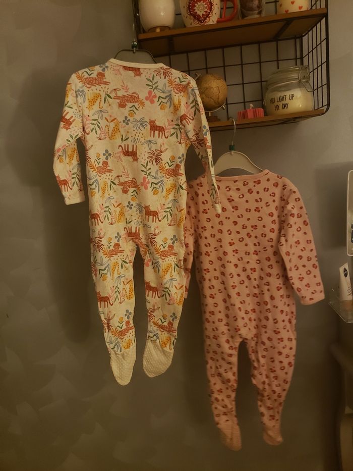 Lot de 2 pyjamas 🎀 Primark 9-12 mois 3€ - photo numéro 6