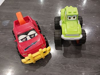 Lot 2 vehicules monster truck