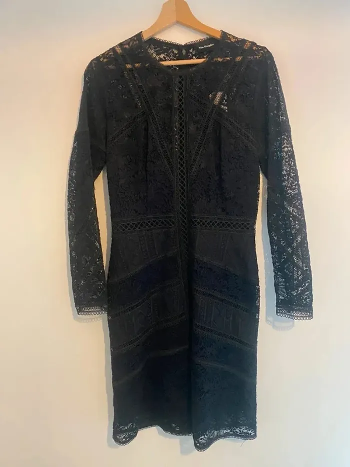 Robe en dentelle noire The Kooples taille M neuve avec étiquette - photo numéro 2