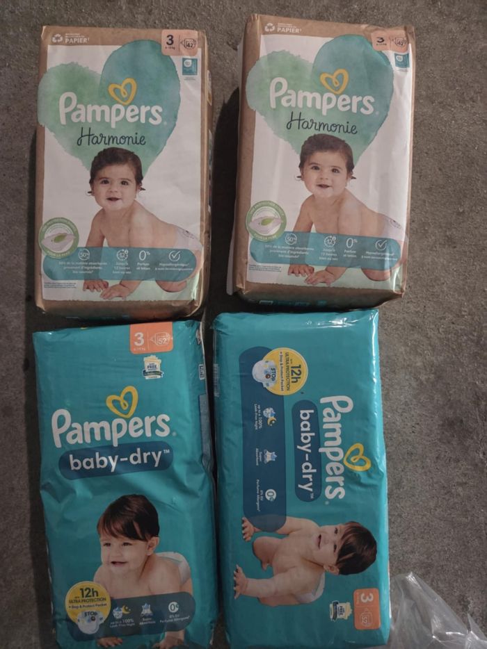 Lot couches Pampers