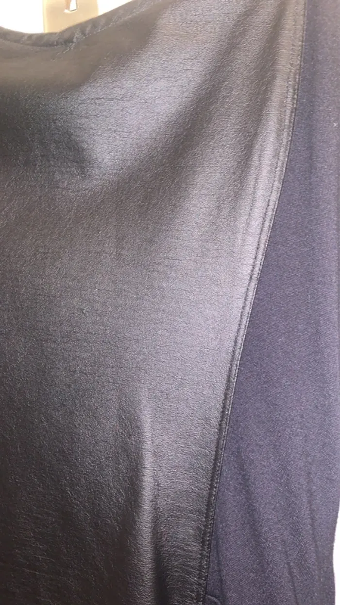 Robe sans bretelle moulante. - photo numéro 2