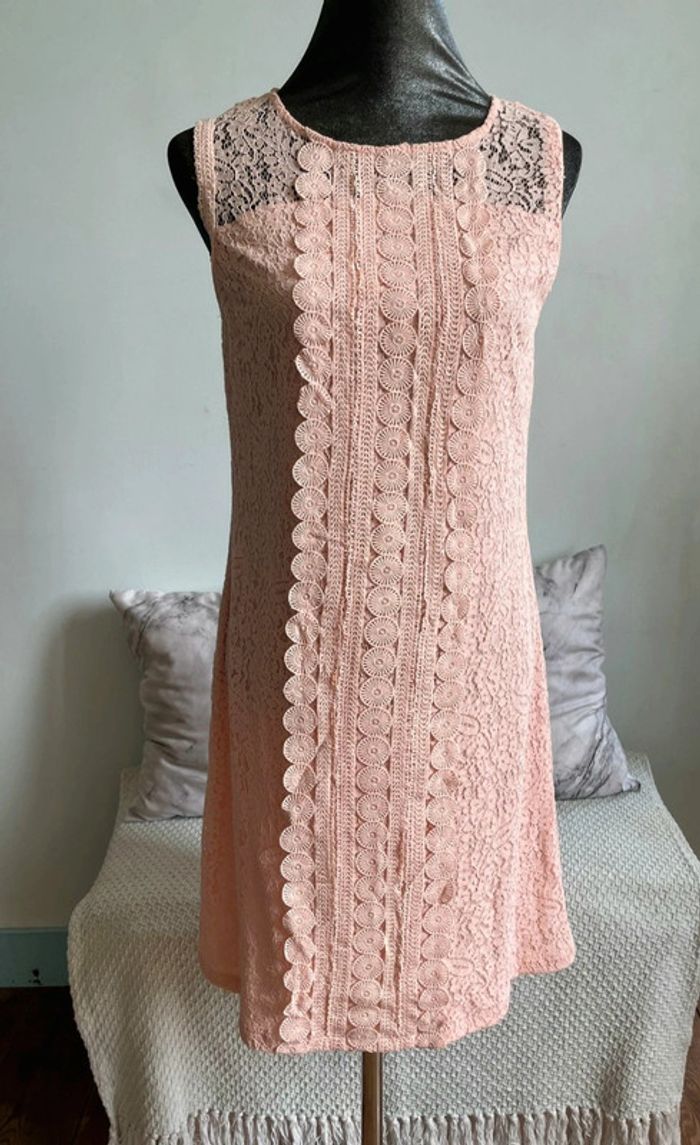Robe en dentelle entièrement doublée Javier Simorra. - photo numéro 2