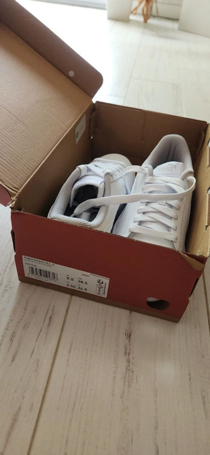 PUMA Smash V2 L Jr Baskets Basses blanches NEUVES - photo numéro 10