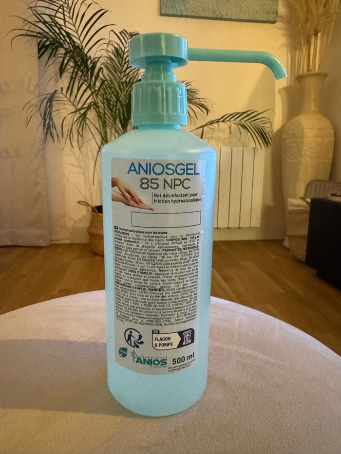 Gel hydroalcoolique Aniosgel 500ml neuf - photo numéro 1