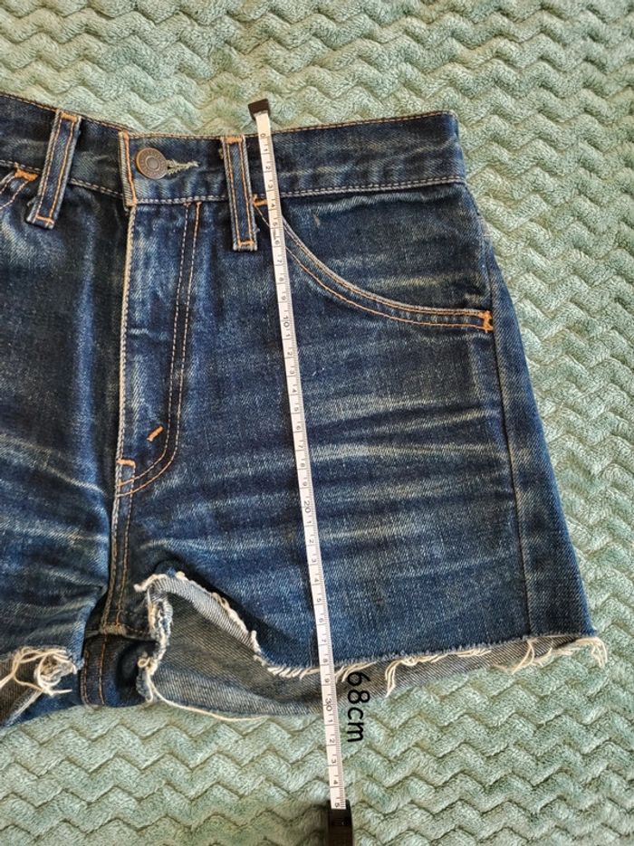 Short jean levi's taille 27 fr 36 - photo numéro 4