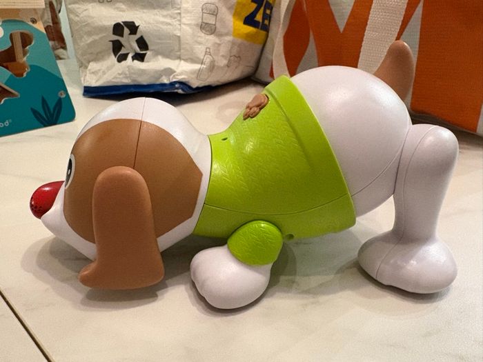 Petit chien qui marche et aboie 1er âge - photo numéro 2