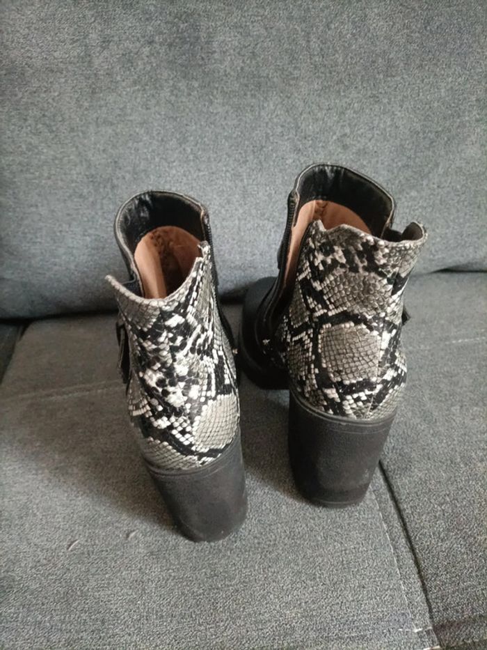 Bottines noires effet serpent - photo numéro 2
