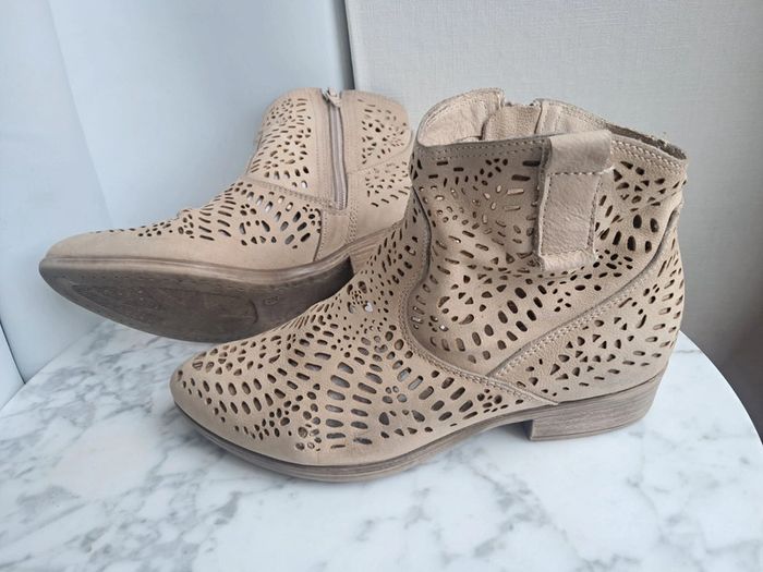 Bottines low boots beige en cuir P.36