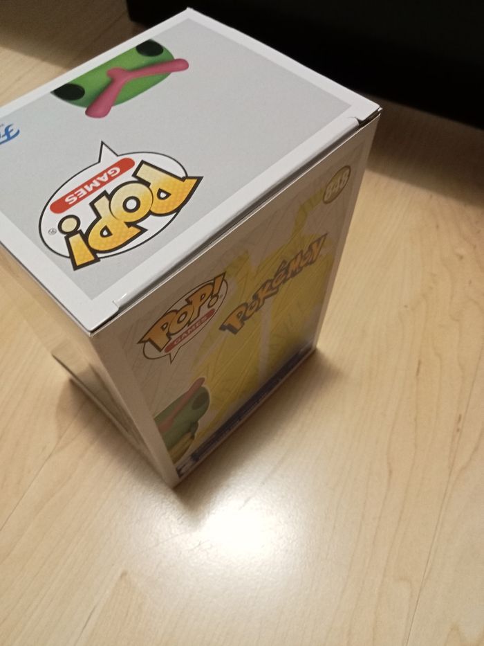 Figurine Pokémon Chenipan Pop Funko - photo numéro 3