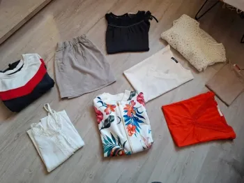 Lot vêtements T S