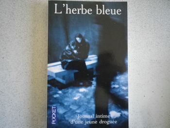 L'HERBE BLEUE