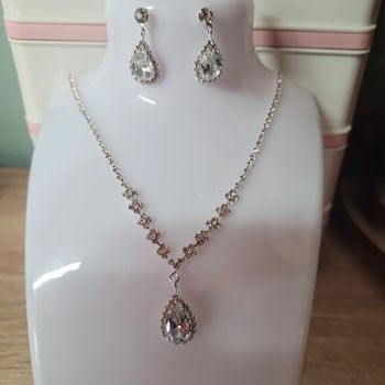 Ensemble collier boucle d oreillle