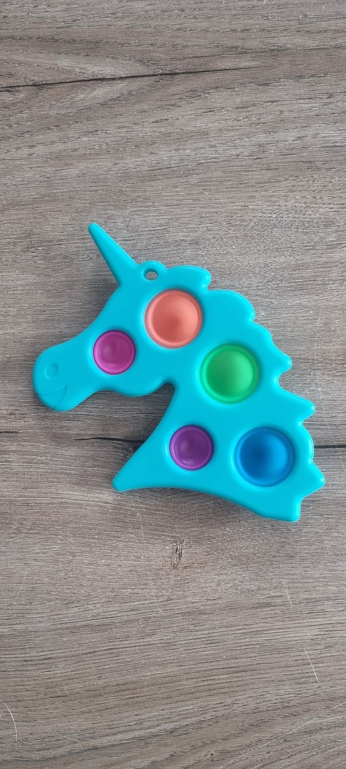 Montre enfant licorne + jouet pop it - photo numéro 7