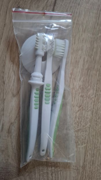 Kit soins gencives et dents Bébé9