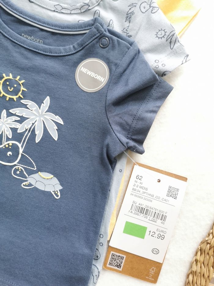 Lot de 3 Tee-shirts C&A Imprimé tortues 2/3 Mois - photo numéro 2