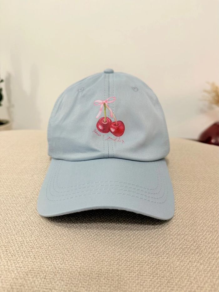 Casquette bleue cerises cute