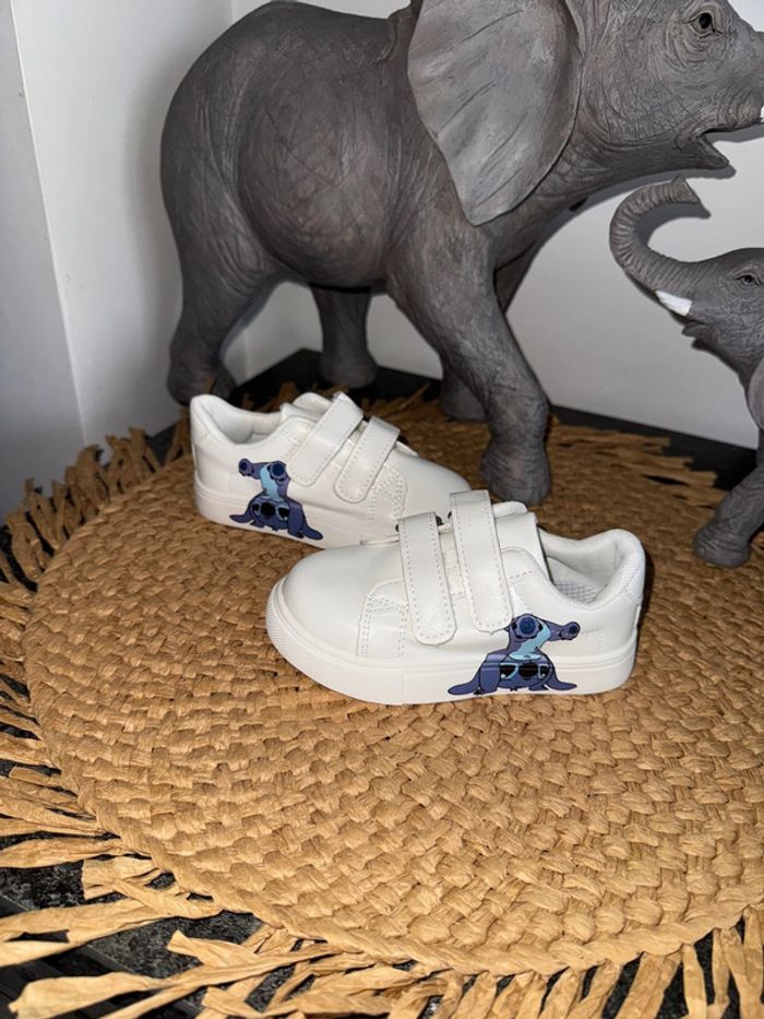 Baskets neuves stitch Disney 24