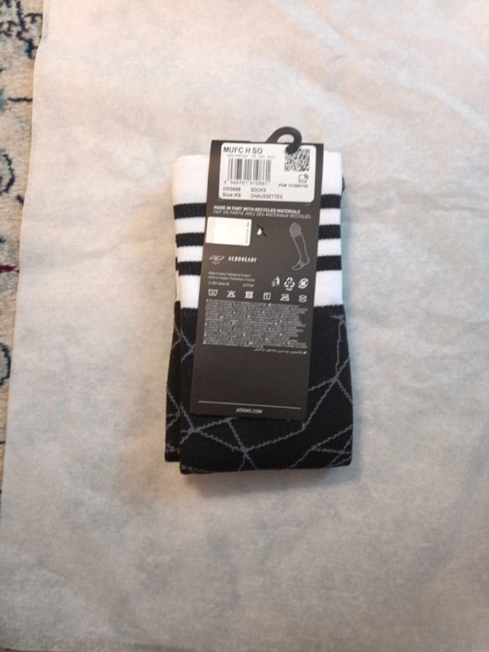 Short de foot Adidas équipe Manchester United avec chaussettes taille 9/10 ans authentique neuf - photo numéro 15