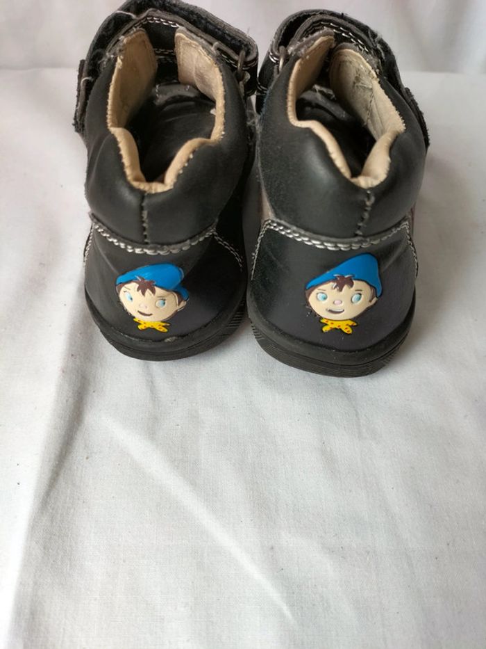 Chaussures oui oui taille 22 - photo numéro 3