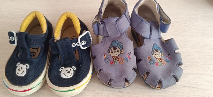 Lot de 2 paires de chaussure bébé taille 18 TEX et OUI-OUI