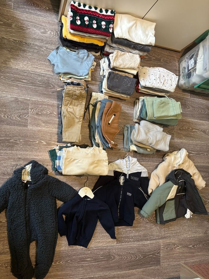 Gros gros lots de vêtements