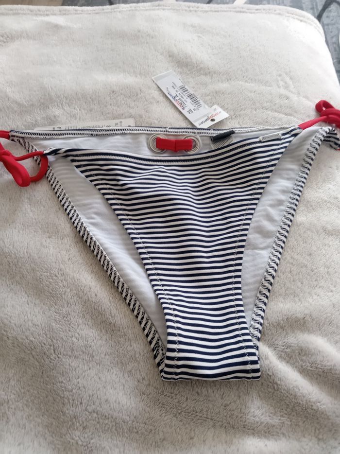Bas de maillot de bain taille M