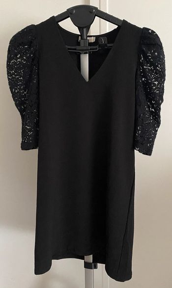 Robe Chic Droite Avec Dentelle Taille M