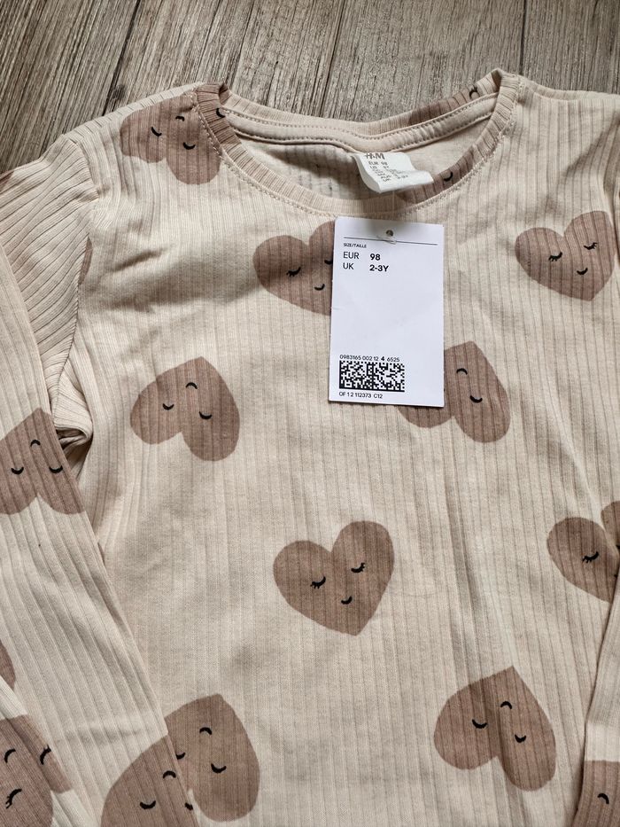 Ensemble legging cœur crème et beige h&m 2/3 ans - photo numéro 2
