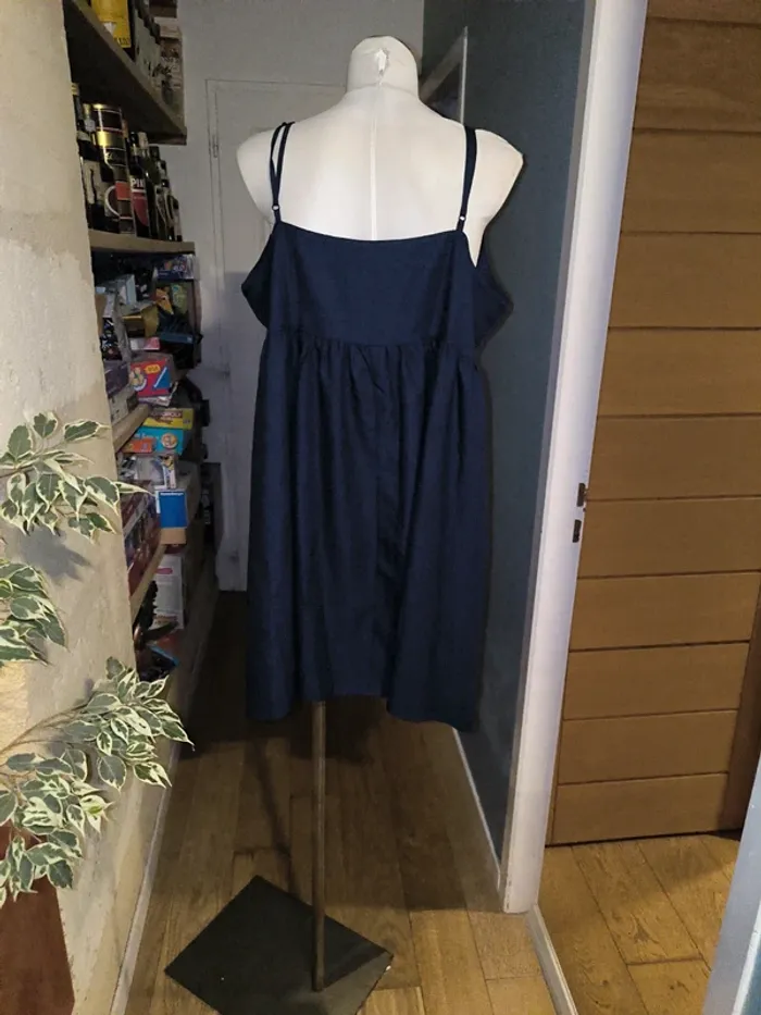 Robe à bretelles bleue marine shein taille 46 - photo numéro 4