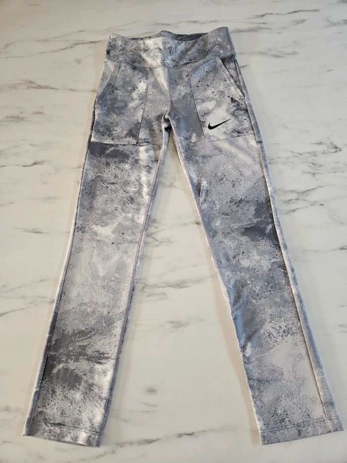 Nike legging de sport taille 146 - photo numéro 2
