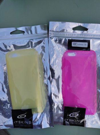 Lot de 2 coques souples iPhone 5C