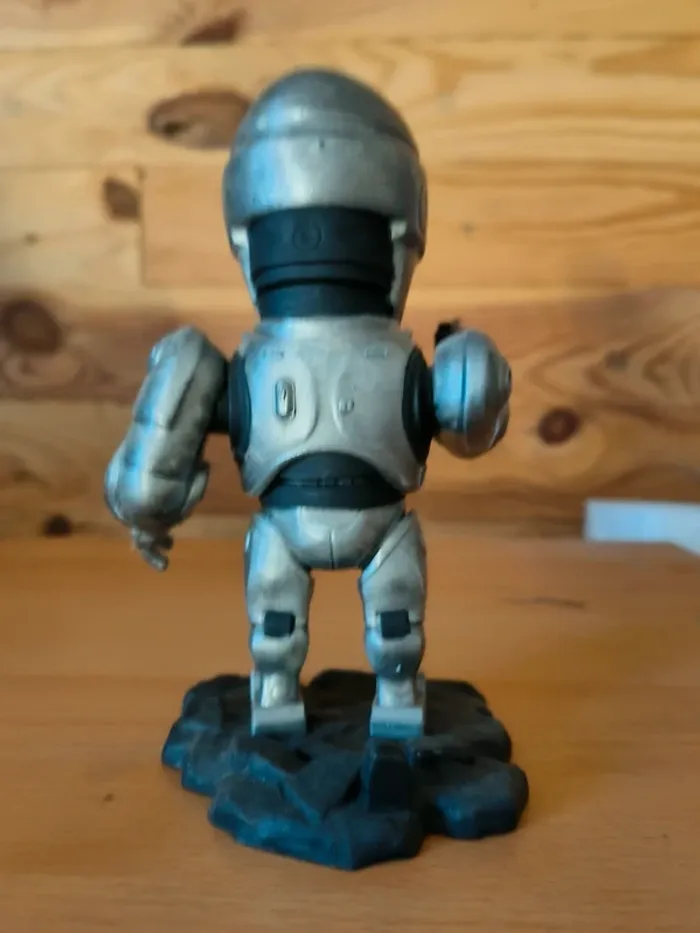 Pop robocop - photo numéro 3