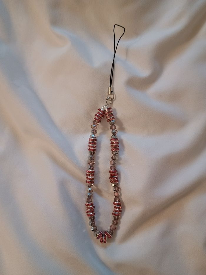 Dragonne en perles pour téléphone