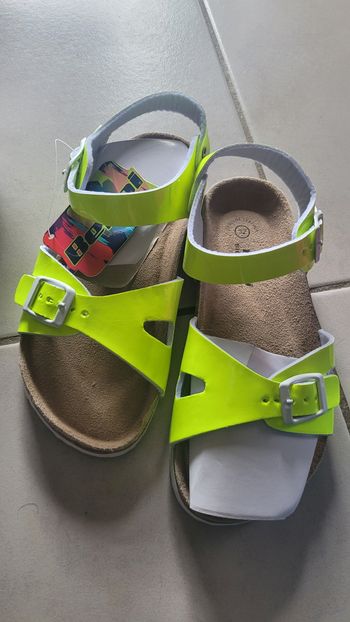 Sandales fluo