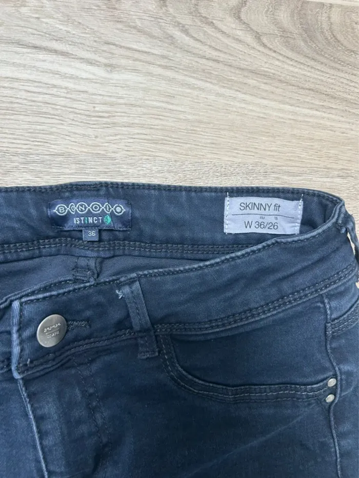 Jean bleu marine taille 36 - photo numéro 6