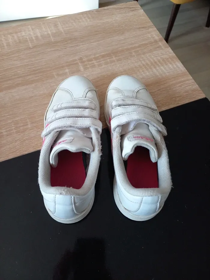 Basket blanche Adidas 32 - photo numéro 3