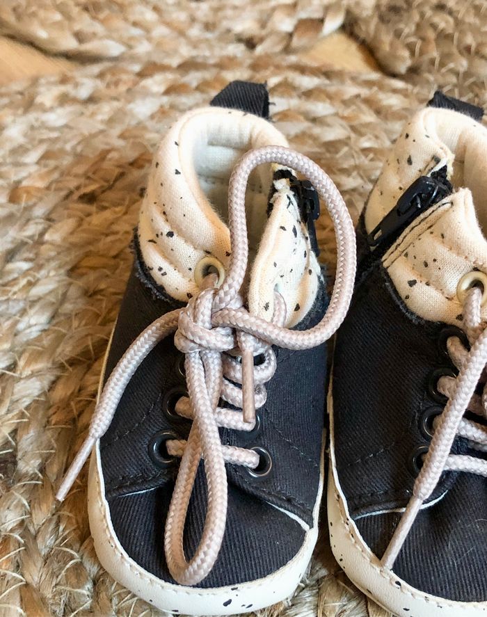 🍁 Basket beige & noir Kiabi 3/6 mois 🍁 - photo numéro 2