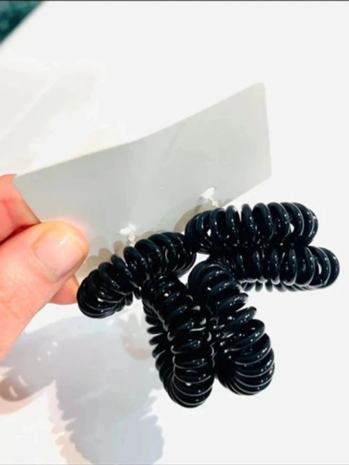Lot 4 élastiques noir neuf hema style invisibobble - photo numéro 2